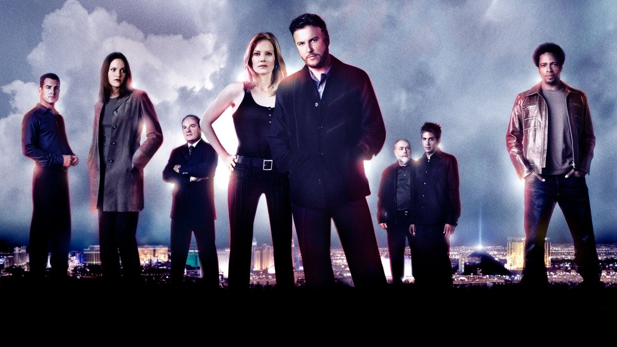 danikawaii23's tweet photo. 20 anos de CSI!🔎✨ Para mim, é uma das melhores séries de investigação do mundo, inclusive estou assistindo de novo❤️
Me dá muita nostalgia lembrar de todas as noites que minha família se reunia em frente a tv para vê-la😁 #CSI20 #CSILasVegas #CSICrimeSceneInvestigation https://t.co/foyV8W1HNs