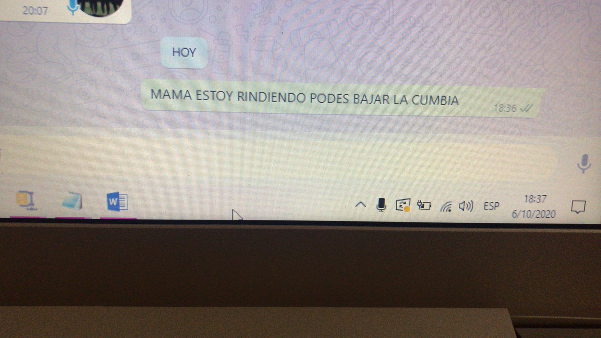 fflorze's tweet image. Mi mamá es peor que Ducó ladrando en pleno parcial