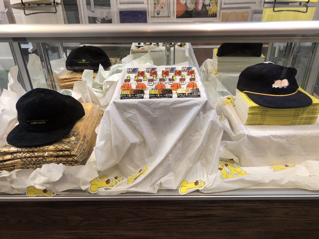 hikristofferson's tweet photo. Got some work up at the new @vacancyprojects pop-up curated by @worldsbestever at LAVC // 6132 Wilshire Blvd. Los Angeles.  Go! https://t.co/8A753i9Mvd