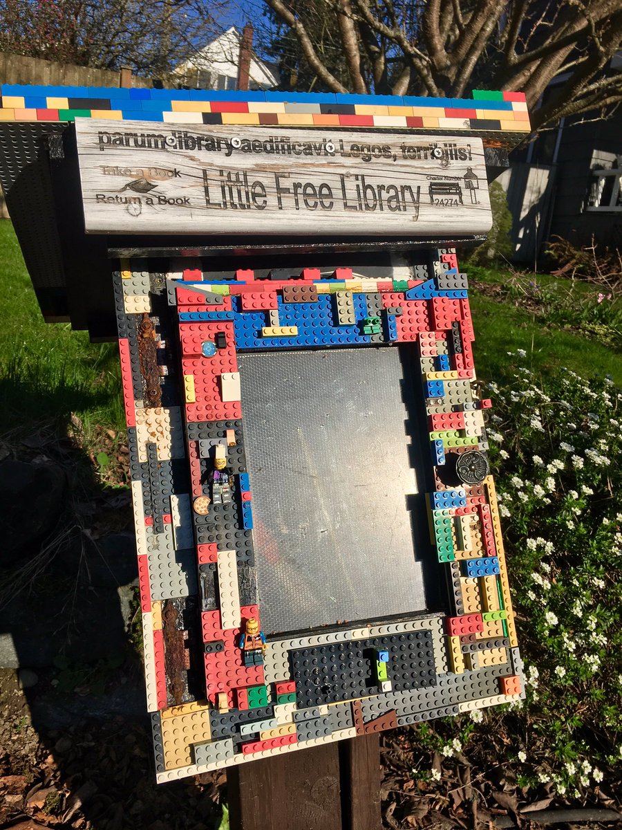 We also have DOZENS of  @LtlFreeLibrary boxes around the neighborhood. Here's one of my favorites, decorated by kids with LEGOs. And just today one of our local comic shops  @DestinyCityComx donated comics to all the neighborhood free libraries. 4/