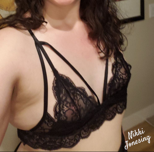 nikkijonesing