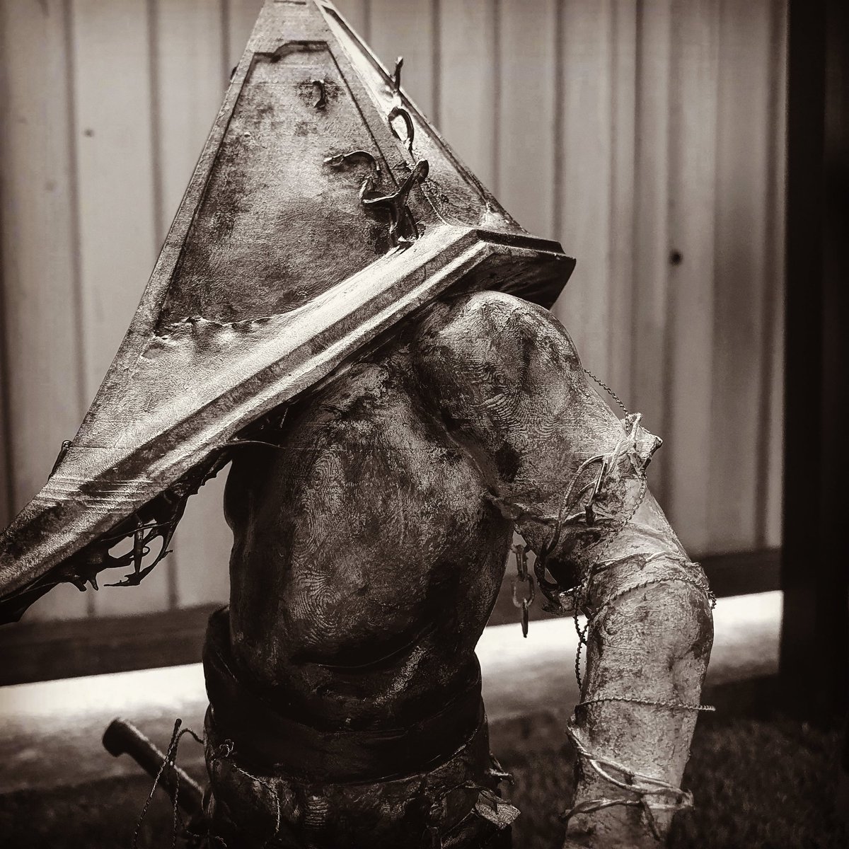 Creativepocolo1's tweet photo. Do you guys think I should sign up for dbd halloween konkurrence? 🤔❤️🔥

#dbd #dbdkillers #dbdcosplay #deadbydaylightcosplay #deadbydaylightfanart #deadbydaylighteditsurvivors #deadbydaylight #horror #silenthill #pyramidhead #gaming #3D #3Dprint #creativepocoloco https://t.co/PbRr1d62Yk