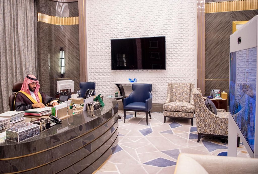 سمو سيدي #ولي_العهد 
الأمير #محمد_بن_سلمان
حفظه الله خلال جلسة
#مجلس_الوزراء اليوم