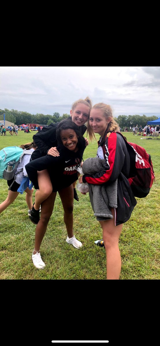 ohxcrunners's tweet photo. 🔦SENIOR SPOTLIGHT🔦                       Our first senior we would like to recognize is Maddy Maginn🥳 https://t.co/KBTM4kuLFa