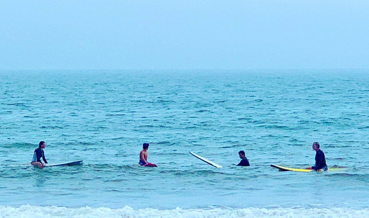 AdventuRecovery's tweet photo. The best kind of board meeting. #arguide #outdoorguide #adventurerecovery #arcoaching #surf #grom #recovery 🌊🌊🌊🏄🏽♂️🏄🏿♀️🏄 https://t.co/m510xanoGg