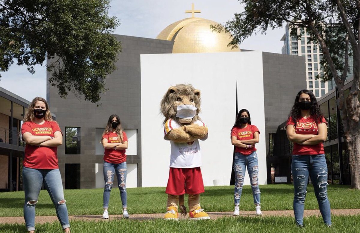 USTWSoccer's tweet image. Lenny thought it would be cool to look fierce in front of the chapel, what do you think? 🦁🔥 #USTWS #USTBound