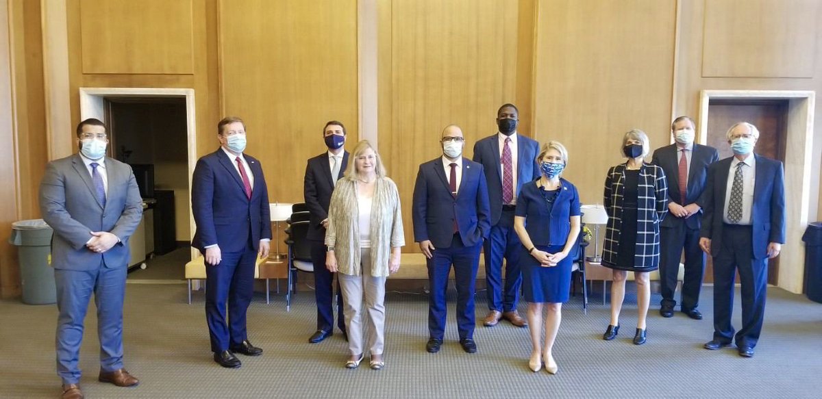 . @Sec_Laboy_DDEC se reunió hoy con la presidenta del Banco de Exportaciones e Importaciones de Estados Unidos <a href="/EximBankUS/">U.S. Export-Import Bank</a> para colaborar en la misión de que más negocios puertorriqueños exporten sus productos alrededor del mundo. #desarrolloPR 
Más aquí: exim.gov/news/readout-e…