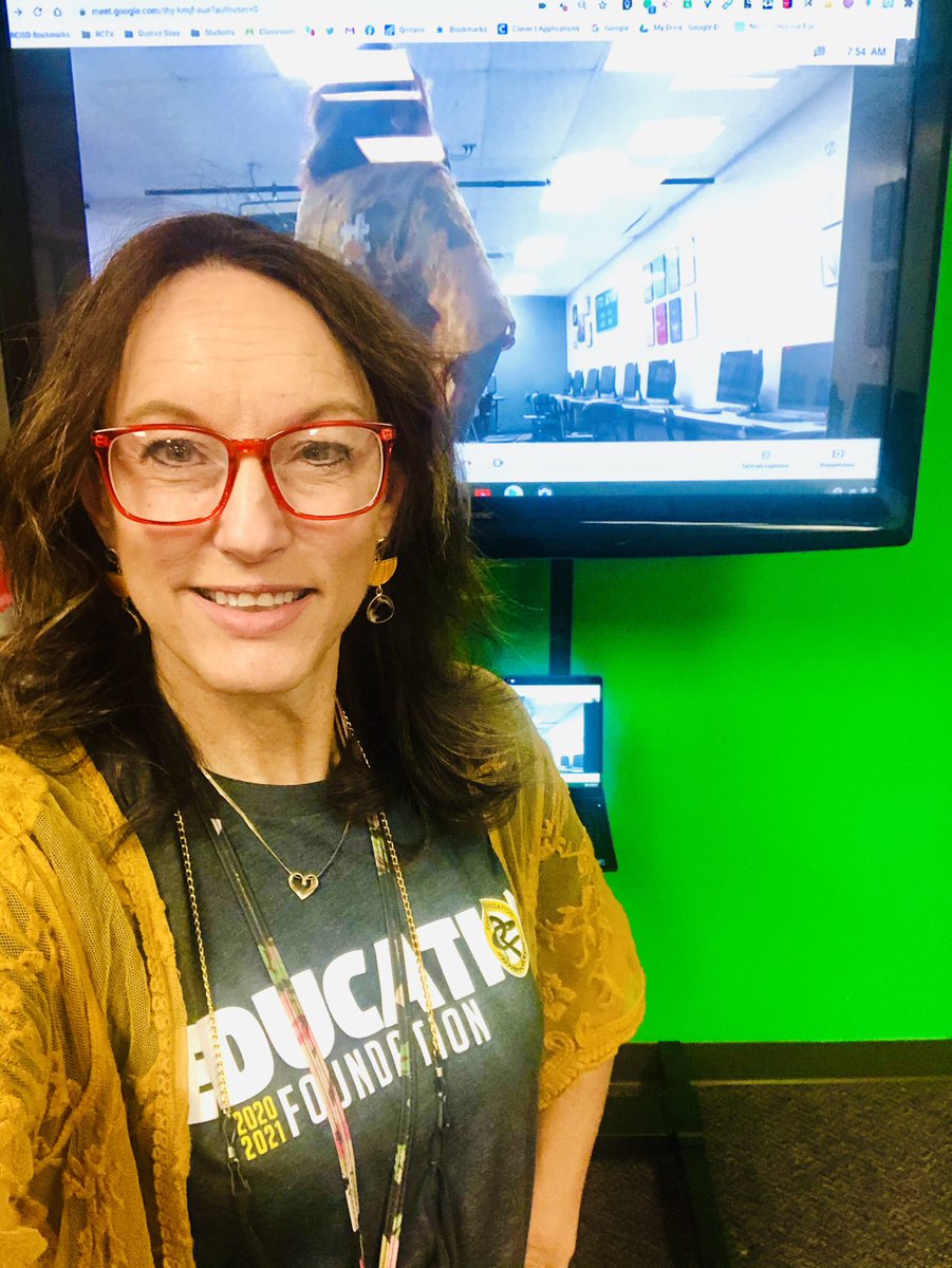 RCHS_Duggan's tweet image. Getting my hybrid/face to face/virtual teaching on. #RCISDFoundationNation