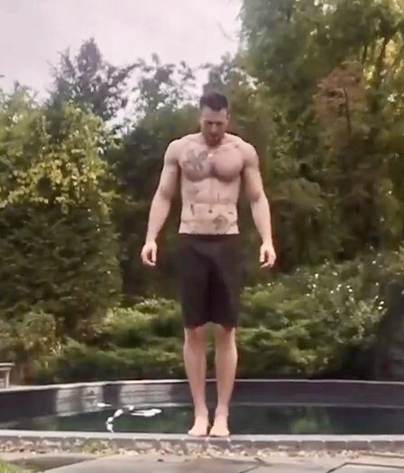 CEvansPhotos's tweet image. Chris Evans, successful actor and professional swimmer 🤤