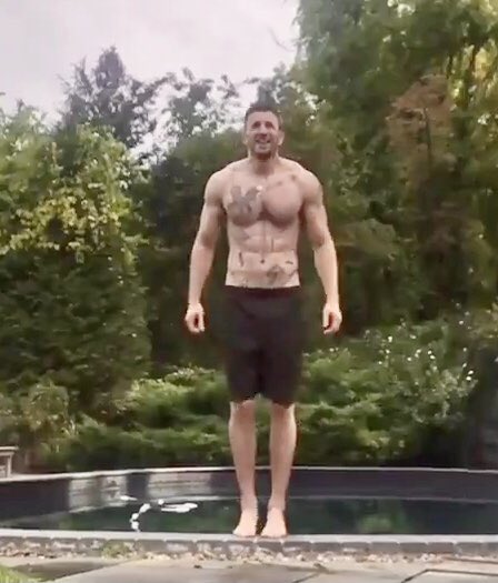 CEvansPhotos's tweet image. Chris Evans, successful actor and professional swimmer 🤤