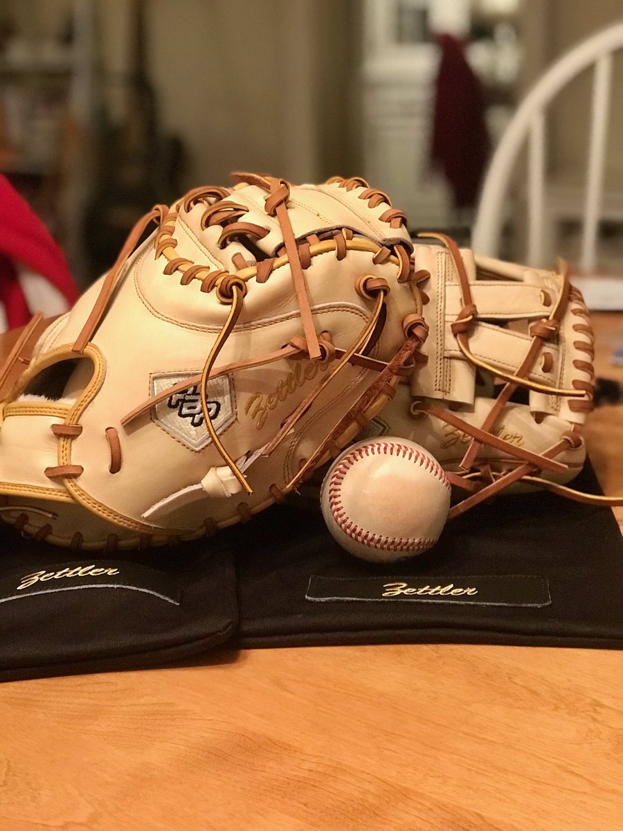 benzettler's tweet image. Love it. New custom @ThePBPro gloves just came in. ⚾️ 🔥 #ClientPerks