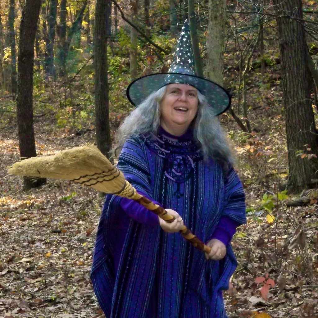 CircleSanctuary's tweet photo. #SamhainMagic with #SelenaFox - tomorrow , Wed, Oct 7 at 7pm CDT on #NatureSpirituality. Listen live or later, here: https://t.co/yMgUVvUTPo
#CSNPodcasts #Samhain #Magick #Pagan #Wiccan #Witch #PaganPodcast #Witchtober #WitchyWays #WitchyVibes #Witchy https://t.co/GHrYHp1pMP