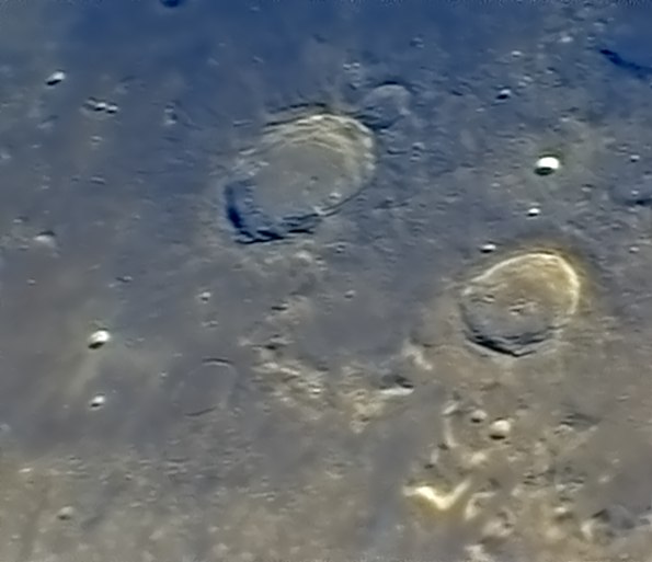 albertovidalp's tweet photo. Hace tiempo que no subo ninguna #astrofotografia, así que os comparto esta de anoche, aunque no sea gran cosa, acercándonos a los cráteres #Aristóteles y #Eudoxus de la #Luna #cielosESA https://t.co/b5kCR1l1rr