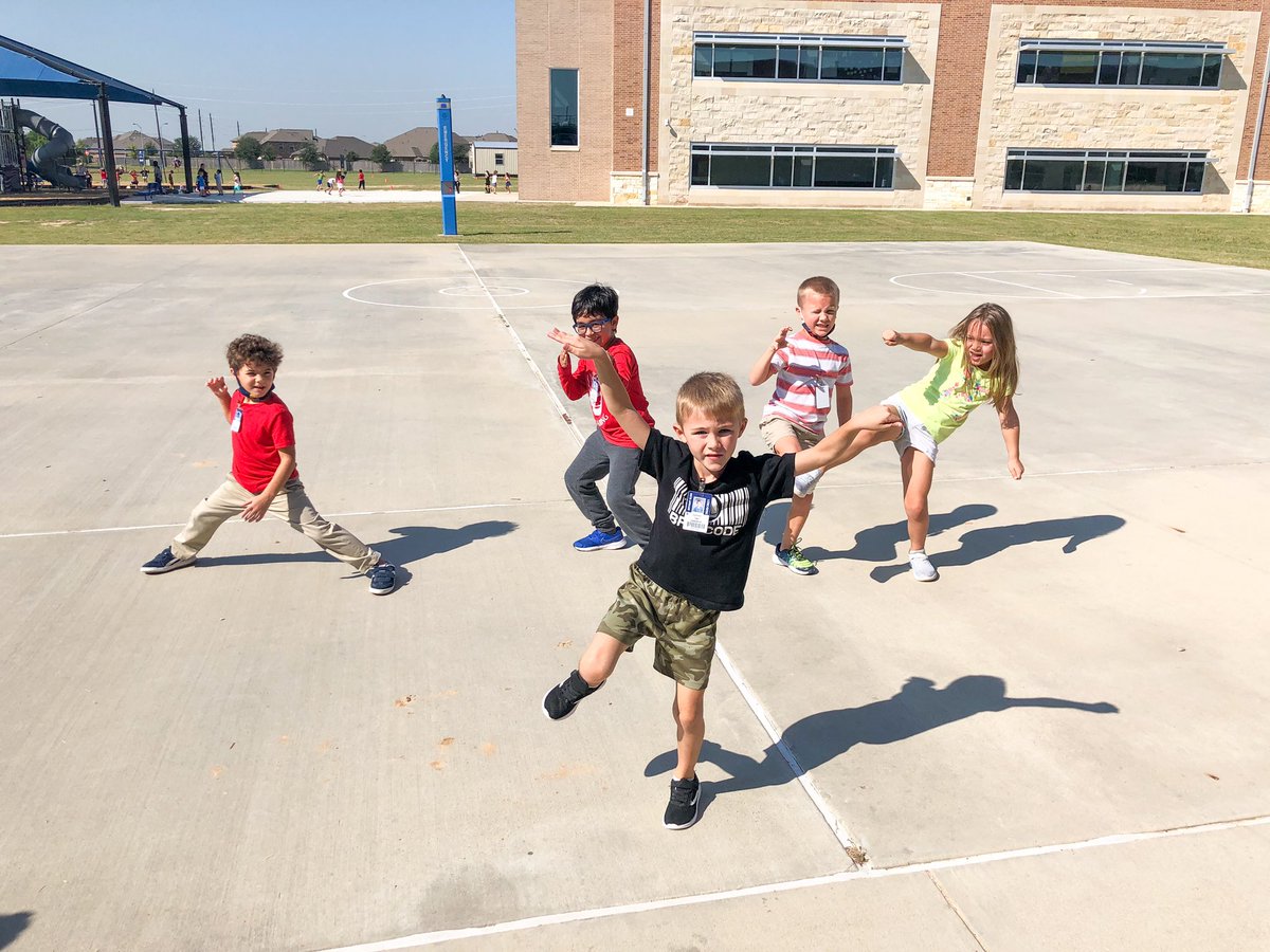 christirich's tweet photo. What shoes do ninjas wear? ๐ฅ
Sneakers ๐
#ninjatag my little 1st grade family is so much fun! #Bengalpride @BryantElem @manna_becky @amandadcox https://t.co/o5YspWKuxK