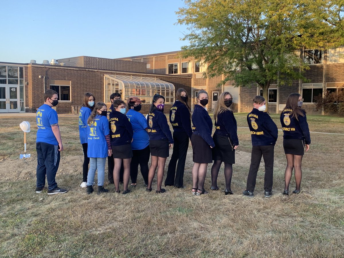 BeechGroveFFA's tweet photo. Greenhouse time! https://t.co/WlgINaAbb0