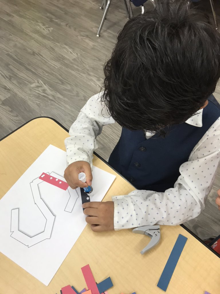 PrekCummings's tweet image. A little snippet of our fine motor activities so far this year because my Twitter feed has been too quiet.  I think we’re all in the same boat, #Covidteaching is hard, but our Ss are still learning and growing!  #risdprek #littlelearnersbigvoices #finemotor #risdwevegotthis