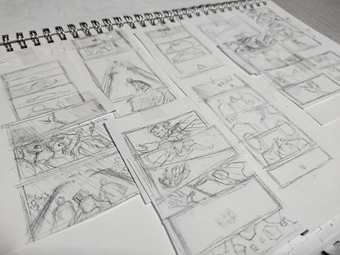 ラフとはまた違うけど
漫画のネーム的なものはいつもこう、コマを切って並べて貼ってる。
コマ配置のセンスが無いので基本上から下へフィルム編集みたいな感じで…。
それから1コマずつ絵を描いていくけど、描いてる途中でも並べ変えたりコマを増やしたりと安定はしない('v`;) 