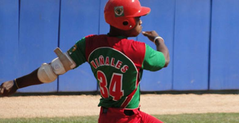 Drianrogelio's tweet photo. ¡Rafael Viñales, este martes Vs el pitcheo de Camagüey, 4-for-4, 2 R's, 2 HR's, 4 RBI's! #60SNB

2019: 198 AB/ 9 HR's
2020: 63 AB/ 9 HR's (líder) 

¡El MVP de la #57SNB, está de vuelta! #LTU 🌵 https://t.co/hwc2Rznepk