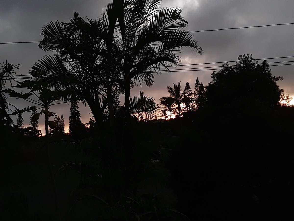 HawaiiShira's tweet photo. Tuesday's Sunset — Na'alehu, Hawaii
@MaraGay @KeishaBottoms @ChrisCuomo @JoeBiden @KamalaHarris
#EverlastingLight https://t.co/RUigPT3X7j