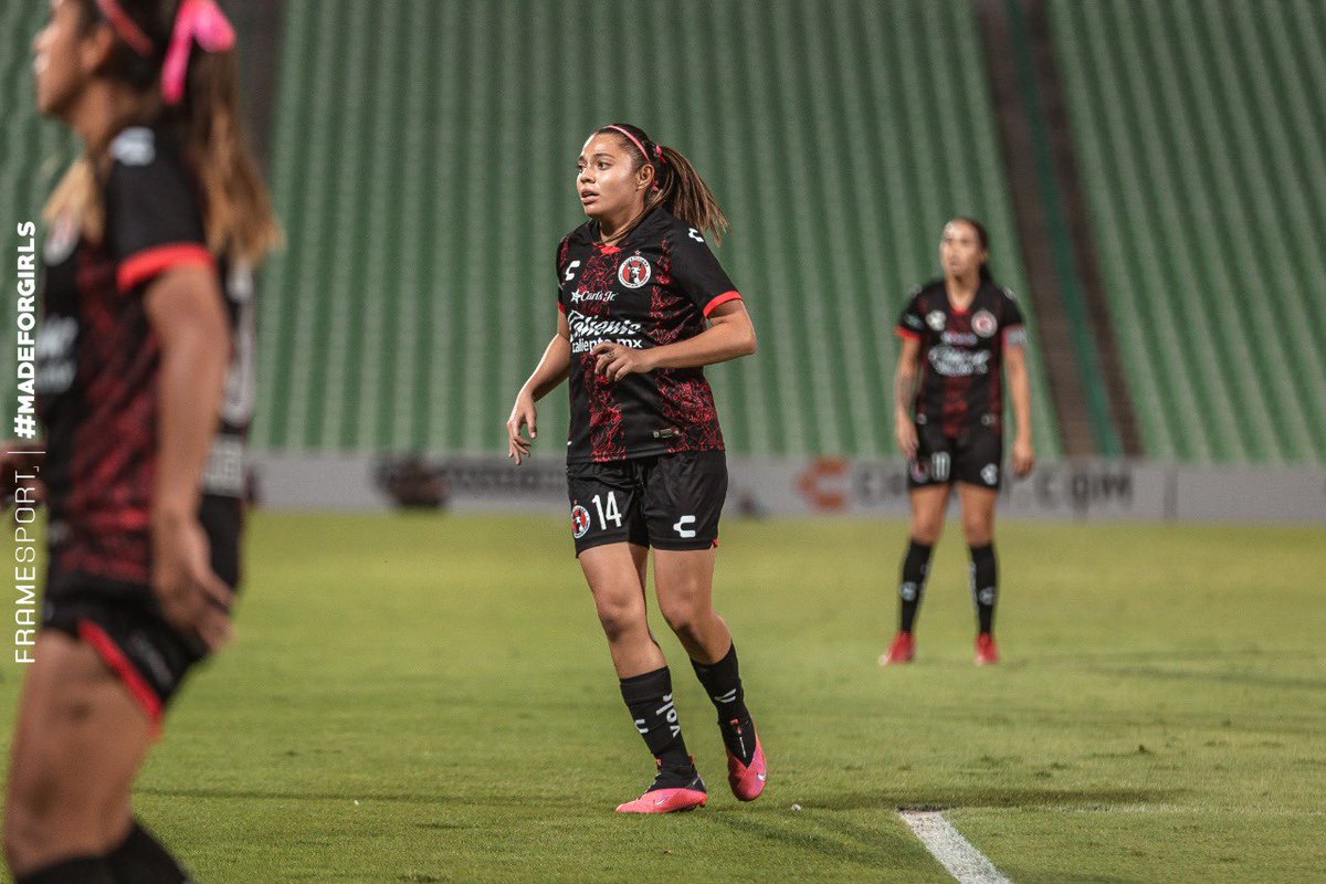 NanZz_5's tweet photo. 🔴⚫️❌🔝#xolosfemenil #NZ14 https://t.co/cYiw3OBxhA