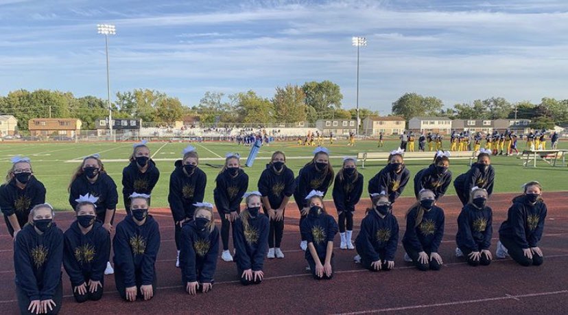 fraser_middle's tweet photo. Richards first home game!💙💛 we won🏈 https://t.co/xpNcx7KZx6