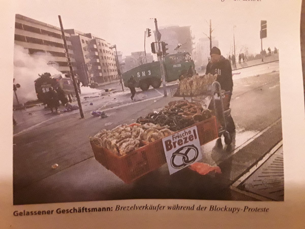 So viel Platz für Fotografie <a href="/faznet/">Frankfurter Allgemeine</a>:

"Nichts sei ihm wichtiger, als die Wirklichkeit einzufangen. Abbilden, was passiert: So beschreibt er seine Motivation, als Fotojournalist in die Welt zu ziehen, auch dorthin, wo es gefährlich werden könnte." <a href="/wk_juergs/">Alexander Juergs</a> über <a href="/KPfaffenbach/">Kai Pfaffenbach</a>.