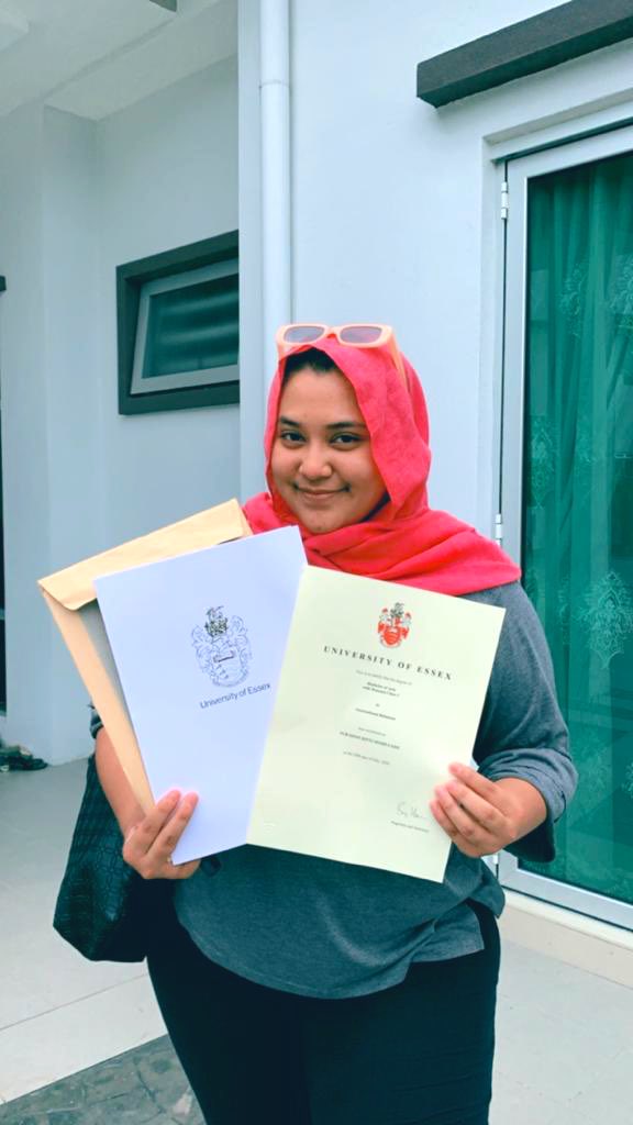 diniemohdfadil's tweet photo. Officially @Uni_EssexAlumni graduated from @Uni_of_Essex with FIRST CLASS HONOURS! 

Forever Grateful 💯 https://t.co/eHyaJaz8eh