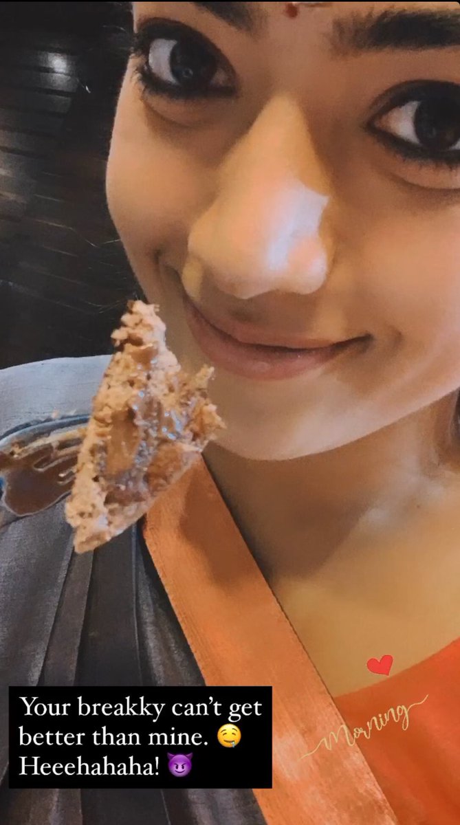 కాటుక కళ్లని చుస్తే పోతుందే మాది పోతుందే 😍🙈🙈❤️

I swear, the Beauty when <a href="/iamRashmika/">Rashmika Mandanna</a> is in traditional wear cannot be replaced by anything in this world! 😘♥️