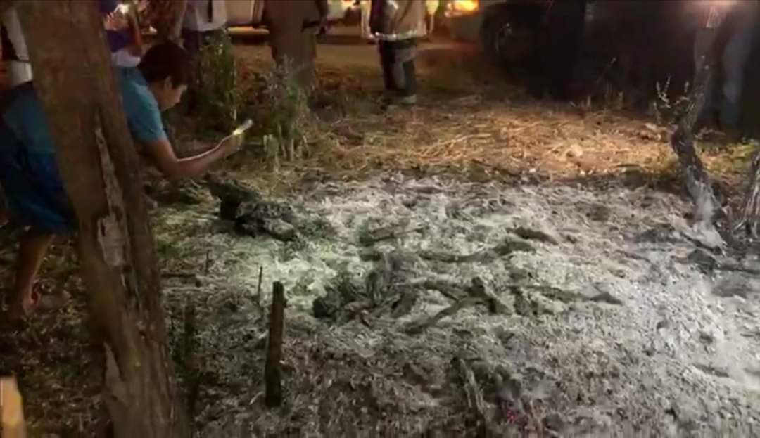 Метеорит в челябинске 2013. Зеленый метеорит. Метеорит упал в канаде. Человека убило метеоритом. Человека убило метеоритом.