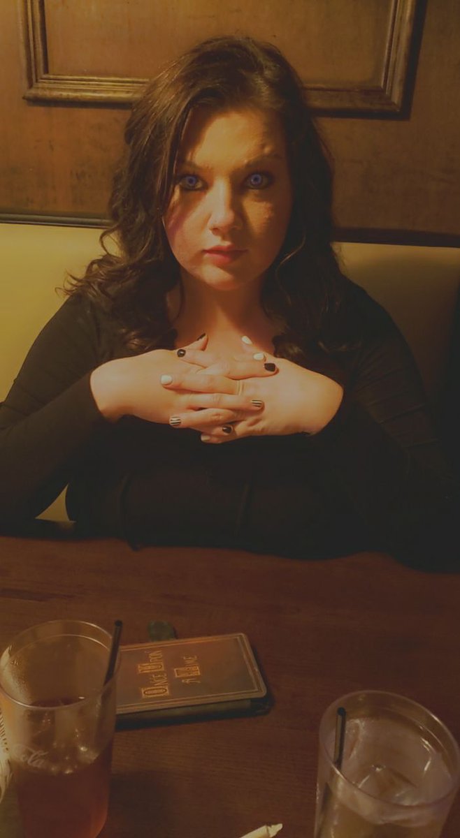 JordanBee17's tweet photo. Someone tell me something interesting! #haveaseat #pullupachair #relax #tellmeasecret #tellmeastory #letsbefriends #dontbeshy #dontbescared #smilemydear https://t.co/nmrefwI0Cm