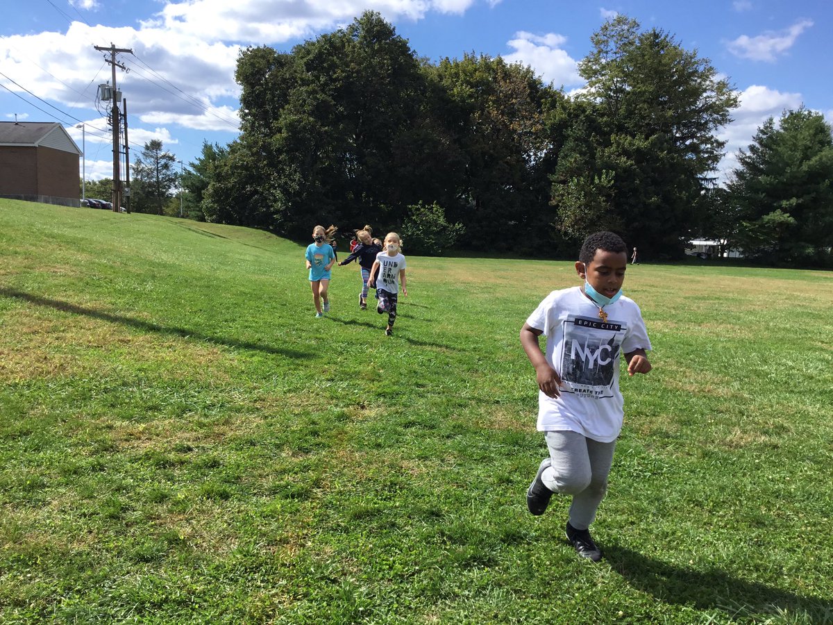 Missbertoli's tweet photo. Thanks PTO for putting together a great Fun Run on Friday. It was a beautiful day to get outside and move! Thanks parents for your support. #welovemespto #outdoors @hempfield https://t.co/QvxYUDSTjO