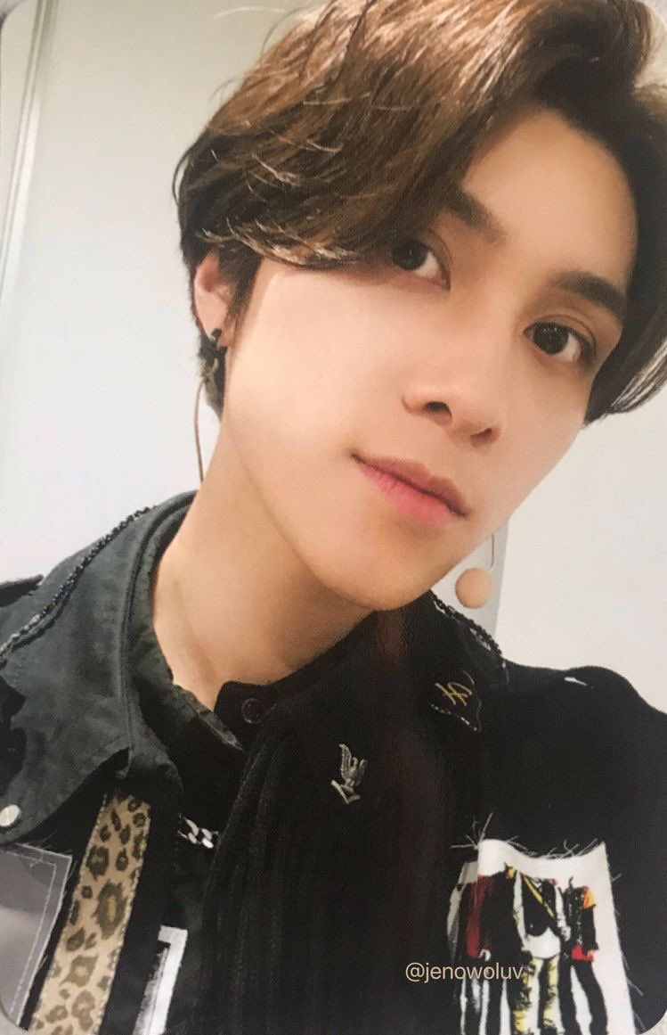 Stage Name: HenderyBirth Name: Wong Kunhang (黃冠亨) / Huang Guanheng (黄冠亨)Korean Name: Hwang Kwan Hyung (황관형) Born: 28 September 1999 (21) Positions: Main Rapper, Lead Dancer, Sub Vocalist, Visual Center