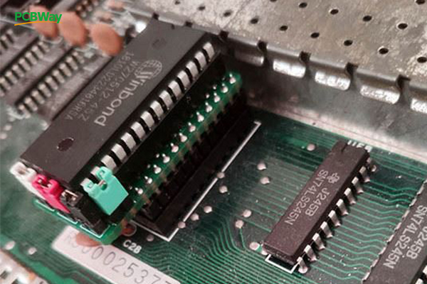 PCBWayOfficial's tweet image. #SharedProject
This ROM adapter is suitable for replacing Commodore64 and VIC-20 Character Generator ROMs. (For replacing 901225-01 and 901460-03)
✅Learn more: bit.ly/33w9qLI
.
.
#pcb #pcbdesign #Z80 #opensource #arduino #pcba #embedsystem #IOT #Commodore64 #pcbway