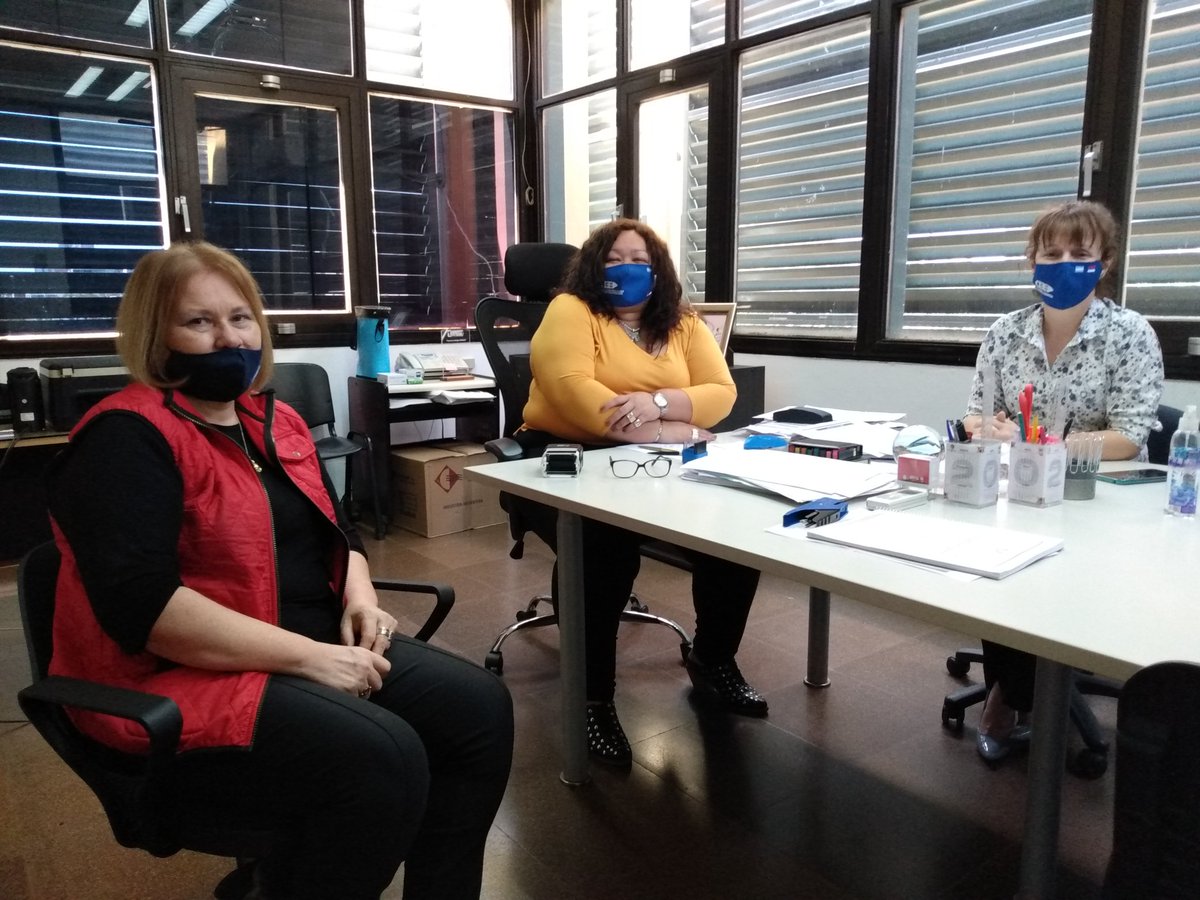 EscurdiaViviana's tweet photo. Con Sec Gral y Auditora @CGEMisiones atendimos particulares colegas. Con Supervisores R I y II coincidimos en la importancia de construir subjetividades en tiempos de pandemia. #Día2SFFDC @BarbaroLorena @normacuquejo @grillo141 @misioneseduca @FlaviaPao @laurapenacca @ArtuiMabel https://t.co/pDvFEh2k7W