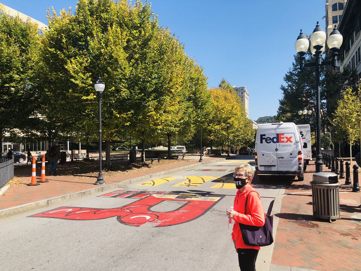 ColMoeDavis's tweet photo. Beautiful day in #Asheville where the leaves are just starting to turn.
#NC11 https://t.co/9B7K3c6vfX
