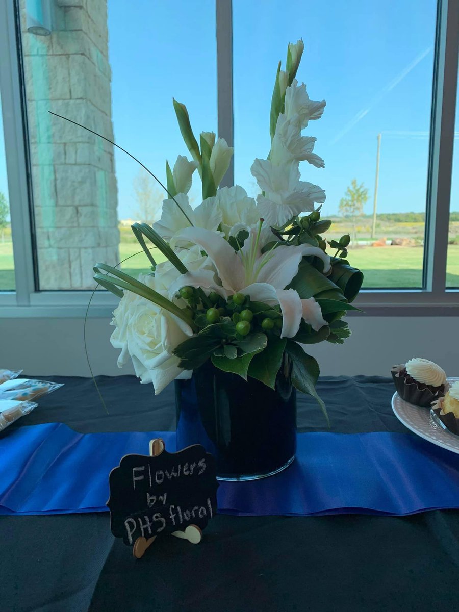 JordanLoving3's tweet image. Advanced Floral and Horticulture Practicum students made some spectacular arrangements for the Prosper Police Department Ribbon Cutting! @prosperCTE @ProsperHS