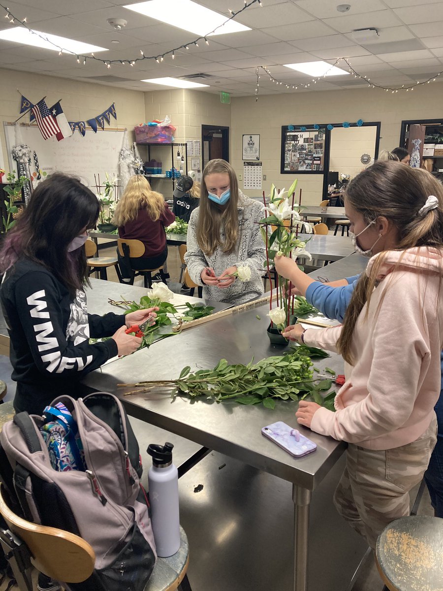 JordanLoving3's tweet image. Advanced Floral and Horticulture Practicum students made some spectacular arrangements for the Prosper Police Department Ribbon Cutting! @prosperCTE @ProsperHS