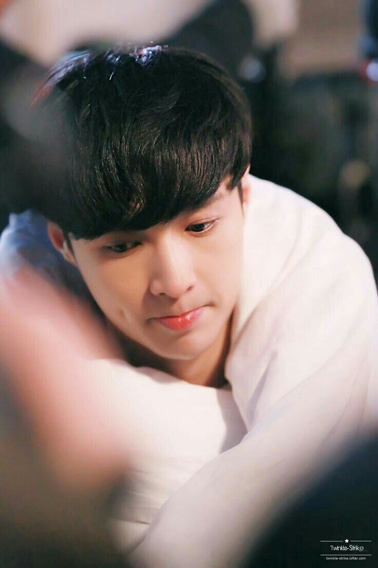 DewKhuss's tweet photo. Happy birthday my baby sheep 🐑 cepet pulang yang sayang jaga kesehatan juga jangan capek capek ok i love you I miss you ❤️❤️❤️😘😘🎂#1007LayDay https://t.co/Se2O8YIHxK
