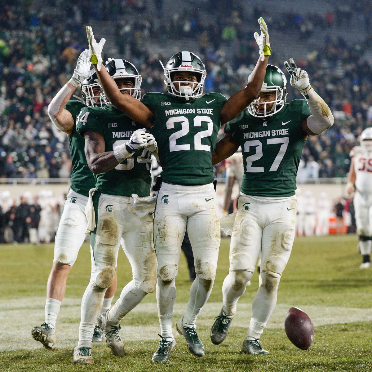 CalebColey8's tweet photo. After a great talk with coach @HarlonBarnett I have received a scholarship to Michigan State University @CoachPick6_ @TimothyBynum5 @tone2782 @SoSportz @MOMINTOFTRUTH @cbtaylor27 @coachdhudson @HoCoCoachGrace @BearDownHOCO https://t.co/Gsc6C9FflX