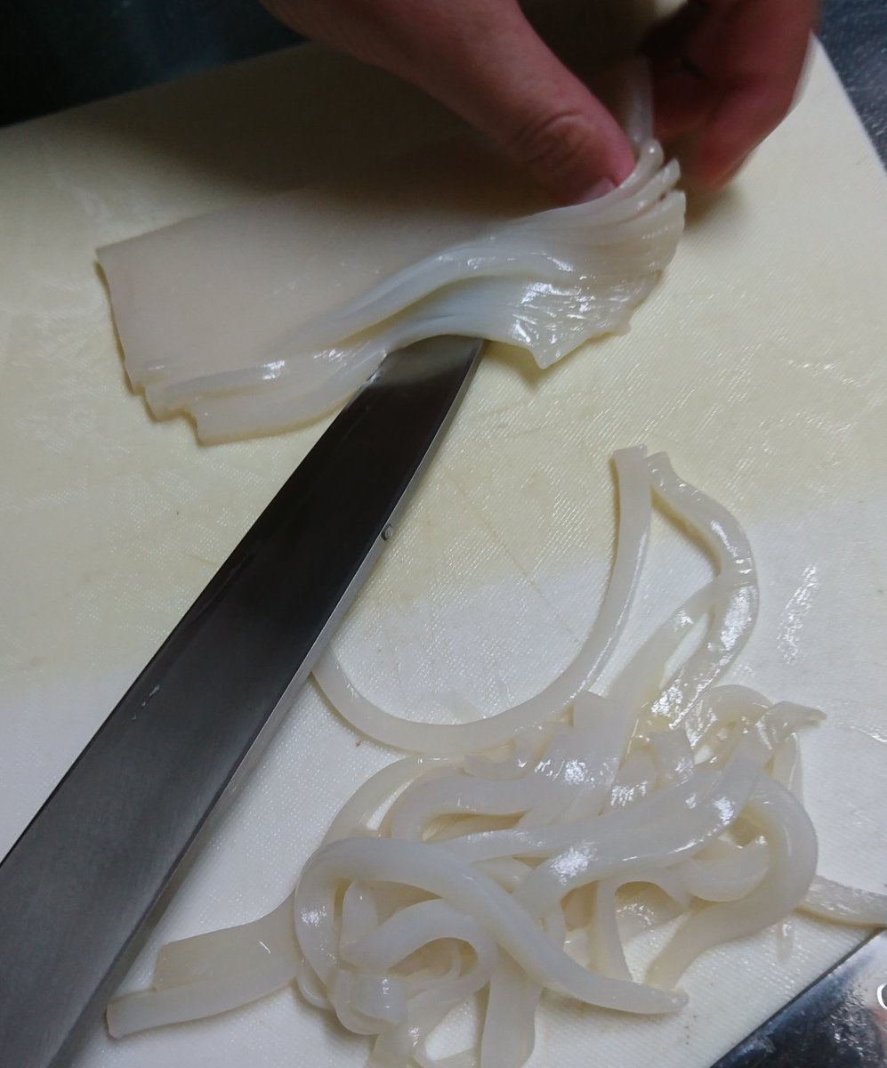 いくじゃん19 Tkm先週末は カワハギ捌いたりイカ素麺造ったりしてました カワハギの耳石は探す気力がなくてあきらめた このサイズだとたぶん1 1 5mmくらいのはず