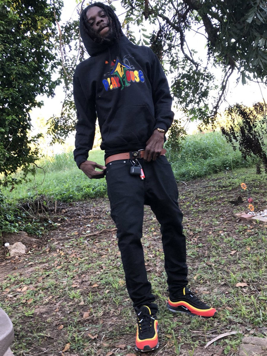 santanadatruth1's tweet photo. All I Know Is Loyalty, Been A Gangsta Morally; I’m Still Here Kuz I Aint Kare Who Was Gangsta More Than Me✍🏾💯
#TheBlackSheep🖤🐑 #LongLiveMyFamily🙏👼 #FreeMyPeople⏳🔓 #BoutWhateverLife😈 #HumbledG🤫 https://t.co/v2HBdKDG29