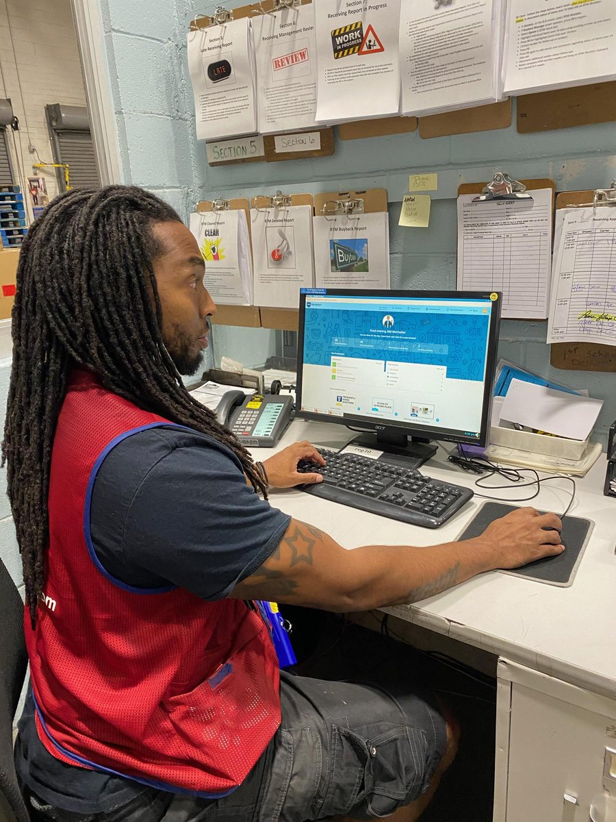 stroud__p's tweet photo. Our guy Mel getting down on some Lowe's U.  1728 is 98% on participation!  Great job Mel! https://t.co/rYirNg5T4C
