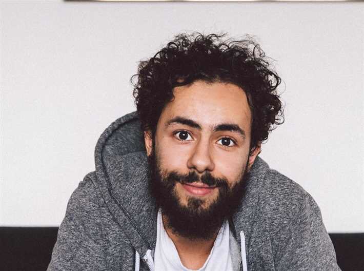 Ramy youssef is an reincarnation of that guy ffs Are you fucking kidding me 