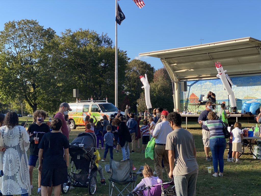 Great time at National Night Out in Guilford supporting our first responders and our community!  #ourne #guilfordct <a href="/MattHoeyGFD/">First Selectman Matt Hoey</a> <a href="/jackmoan/">Jack Moan</a> <a href="/pnixnix/">Peter Nixon</a>