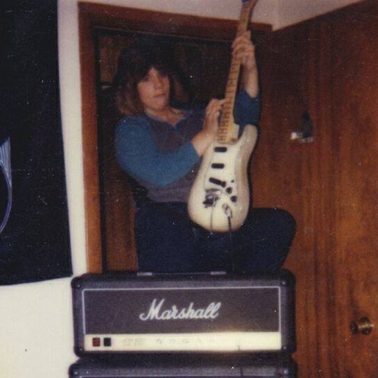 StratLadyK's tweet image. That's beautiful, Val. I'm so glad. And I'm so sorry.

Know that everywhere in this unchained world we're grieving too, for all that Ed meant to us. 42 yrs. ago, I heard him play. He gave that chubby 12 y.o. girl, a very cool dream. Tonight, her heart is broken. #EVH