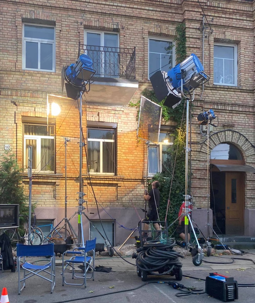 MACCAMinc's tweet photo. The sun doesn't stop shining with an #arrihmi when on location with @prorent.lt
- - -
We will give you the sun every day! ๐๐ฅ
#filmlighting #arrilighting #gaffer #spark #lightingdept #filmmaking #onset #setlife #setlighting #prorent #rentalhouse #filmrental #filmequipmentrental https://t.co/Tu76QFneQo