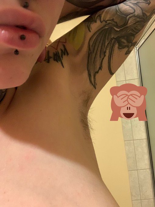 ✨My lovely lady hairs can be yours ✨ 💖 1 armpit $45 💖 both armpits $65  Includes video of me shaving<a href="/tag/mvsales"class="tags"><span>#mvsales</span></a>