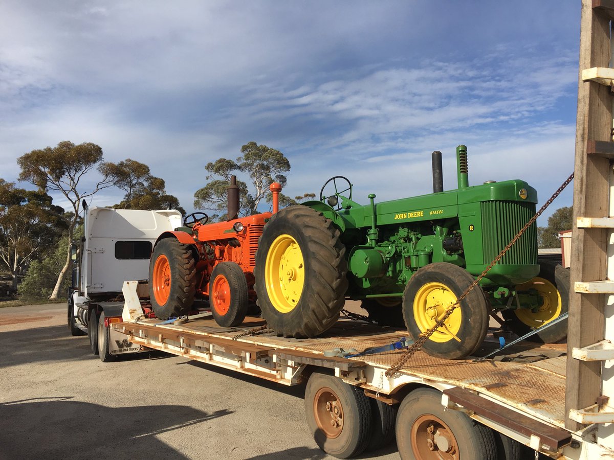 HenryS_Penny's tweet photo. Early drop off for the Quairading vintage show on this Saturday.   Super 70 and a John Deere R. https://t.co/G7yXEI3t1X