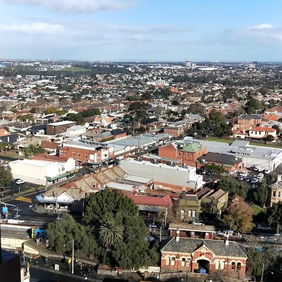 Movingmenrmvls's tweet photo. We are still open and operating as usual in these covid times #stillmoving #photonottoday #movingmen #removalistmelbourne #melbourneremovalist #movers https://t.co/Qi8zaSrVA2