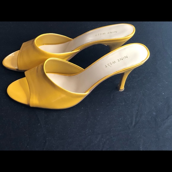 runningafterGod's tweet photo. So good I had to share! Check out all the items I'm loving on @Poshmarkapp #poshmark #fashion #style #shopmycloset #ninewest #motherhoodmaternity #underarmour: https://t.co/Sq9AYRL3HI https://t.co/m7yrIbECeS
